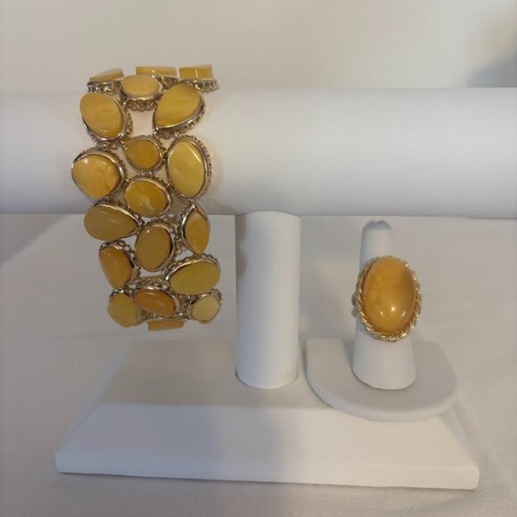 Beautiful Baltic Yellow Amber Bracelet (8") and Ring (adjustable) in Gold Tone